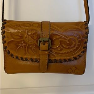 Like new Patricia Nash crossbody purse